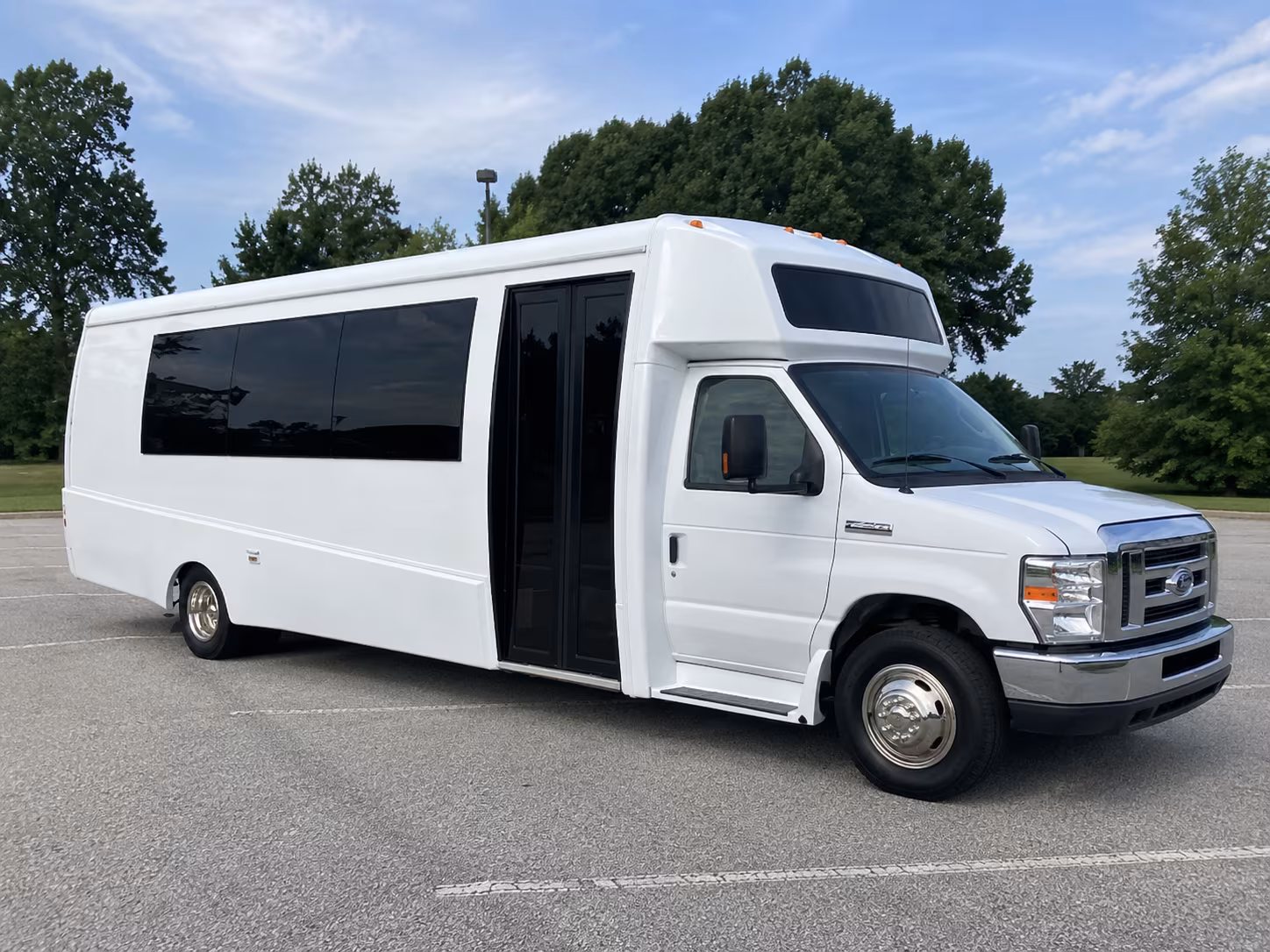 jurupa valley 18 passenger party bus