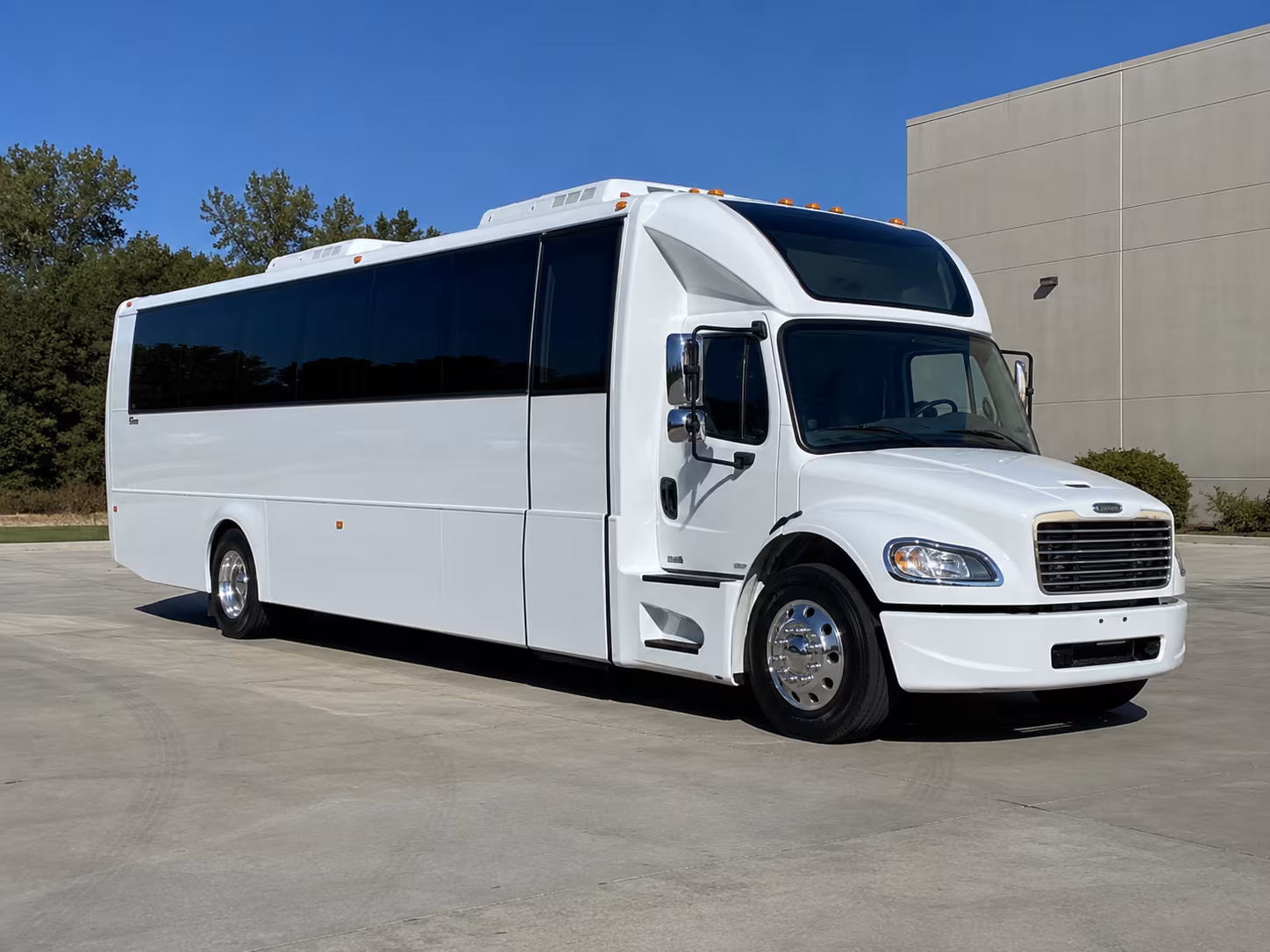 jurupa valley 28 passenger party bus