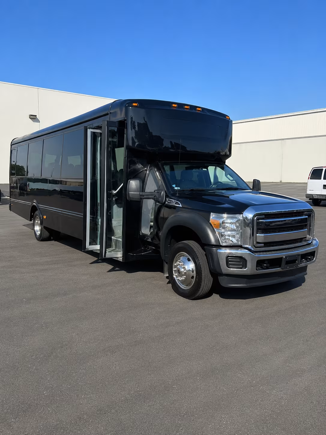 jurupa valley new years eve party bus rental